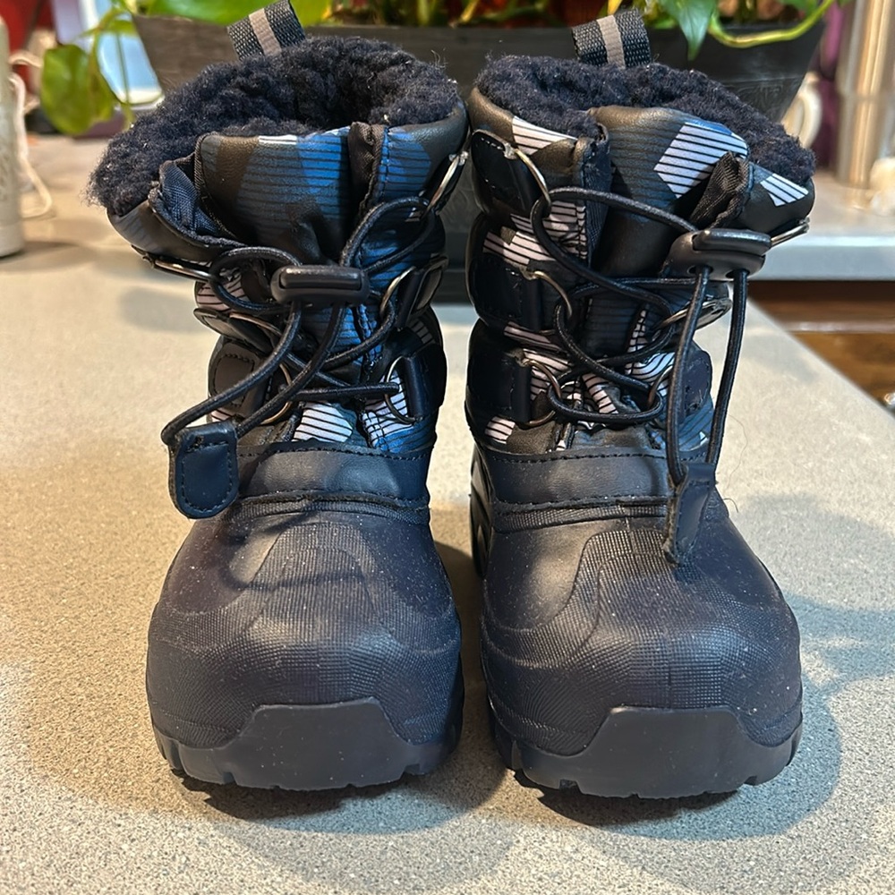Members Mark sz 7/8 Winter Insulated Boots Navy with Blue/Gray Design Uppers